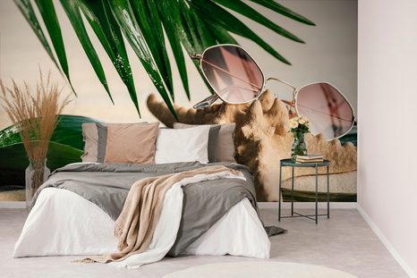 SAMOLEPÍCÍ FOTOTAPETA SLUNEČNÍ BRÝLE NA MUŠLI - SAMOLEPÍCÍ TAPETY - TAPETY