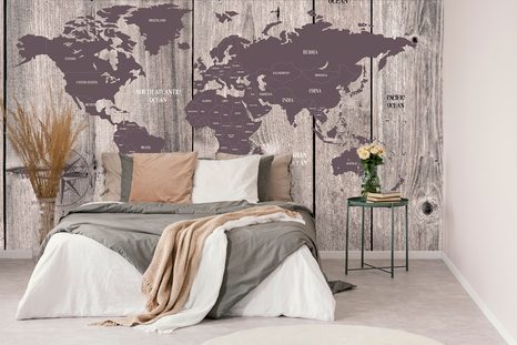 TAPETA HNEDO-FIALOVÁ MAPA NA DREVENOM POZADÍ - TAPETY MAPY - TAPETY