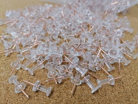 ÁTLÁTSZÓ TÉRKÉP KITŰZŐ (10 DARAB) - RAJZSZEGEK - KÉPEK