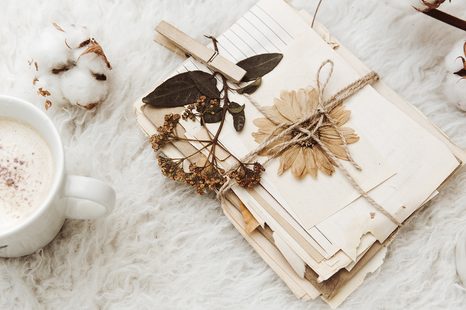 FOTOTAPETA SBÍRKA STARÝCH DOPISŮ - VINTAGE A RETRO TAPETY - TAPETY