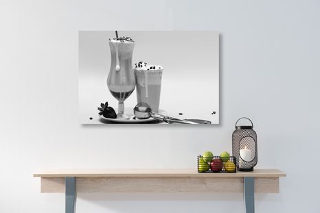 OBRAZ MLIEČNY KOKTAIL V ČIERNOBIELOM PREVEDENÍ - ČIERNOBIELE OBRAZY - OBRAZY