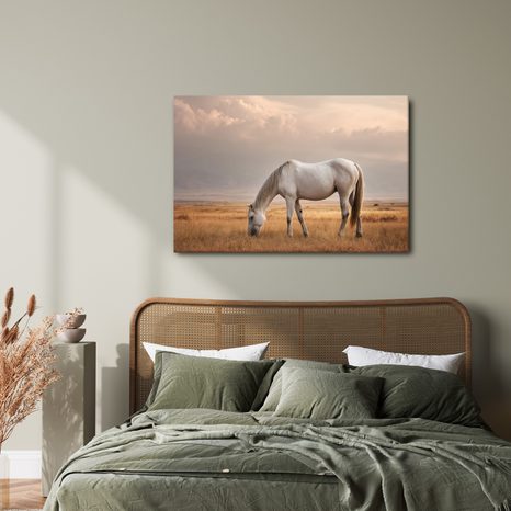 TABLEAU SUR TOILE – CHEVAL PAISIBLE DANS LE PRÉ - TABLEAUX DE CHEVAUX - TABLEAUX