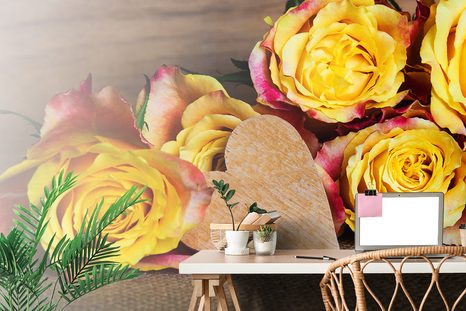 FOTOTAPETE GELBE ROSEN ZUM VALENTINSTAG - VINTAGE- UND RETRO-TAPETEN - TAPETEN