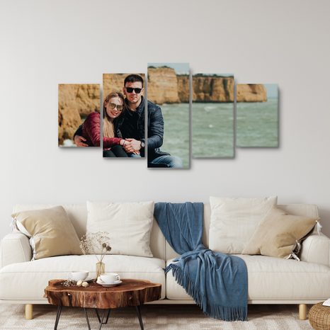 TABLOU DIN FOTOGRAFIE PERSONALĂ ÎN 5 PIESE, MONTAT ÎNTR-UN INTERIOR MODERN - 📤TABLOU PERSONALIZAT