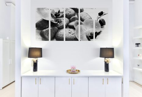 5-DÍLNÝ OBRAZ KRÁSNÁ SOUHRA KAMENŮ A ORCHIDEJE V ČERNOBÍLÉM PROVEDENÍ - ČERNOBÍLÉ OBRAZY - OBRAZY