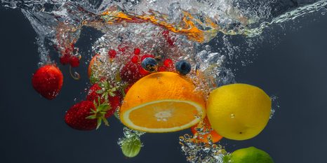 CANVAS PRINT FRUIT FALLING INTO WATER - PICTURES - 🔥 TOTAL SALE 🔥