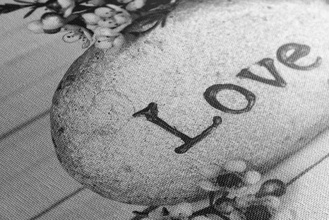 WANDBILD MIT AUFSCHRIFT AUF STEIN LOVE IN SCHWARZ-WEISS - SCHWARZ-WEISSE BILDER - BILDER