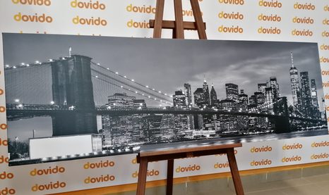 SLIKA OČARLJIV BROOKLYNSKI MOST V ČRNOBELI IZVEDBI - ČRNOBELE SLIKE - SLIKE