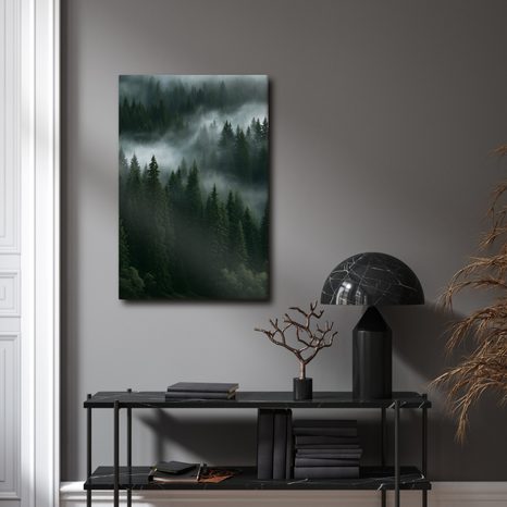 CANVASTAVLA STILLA BERGSSKOG I DIMMA - TAVLOR MED SKOG - TAVLOR