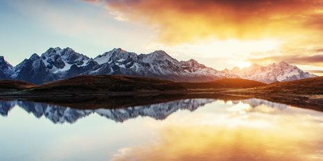 OBRAZ OSLNIVÝ ZÁPAD SLUNCE NAD HORSKÝM JEZEREM - OBRAZY PŘÍRODY A KRAJINY - OBRAZY