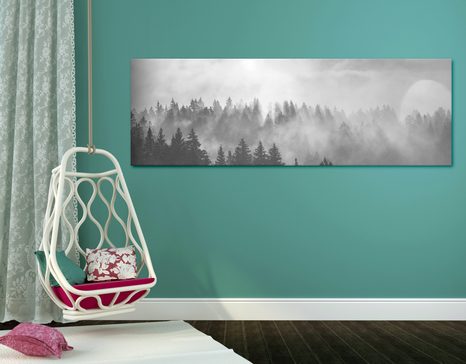 WANDBILD NEBEL ÜBER DEM WALD IN SCHWARZ-WEISS - SCHWARZ-WEISSE BILDER - BILDER