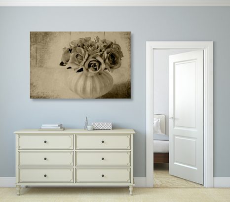 OBRAZ RŮŽE VE VÁZE V SÉPIOVÉM PROVEDENÍ - ČERNOBÍLÉ OBRAZY - OBRAZY
