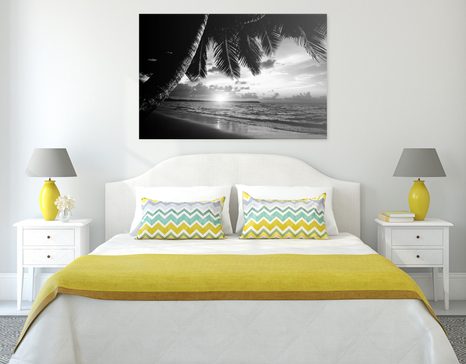 SLIKA SONČNI VZHOD NA KARIBSKI PLAŽI V ČRNOBELI IZVEDBI - ČRNOBELE SLIKE - SLIKE