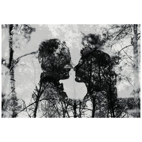 TAPETA PODOBA LÁSKY V ČERNOBÍLÉM - ČERNOBÍLÉ TAPETY - TAPETY