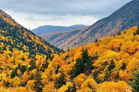 FOTOTAPETA VÝHLED NA MAJESTÁTNÍ HORY - TAPETY PŘÍRODA - TAPETY