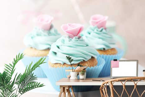 ΑΥΤΟΚΌΛΛΗΤΗ ΤΟΙΧΟΓΡΑΦΊΑ ΠΟΛΎΧΡΩΜΑ ΓΛΥΚΆ CUPCAKES - ΑΥΤΟΚΌΛΛΗΤΕΣ ΤΑΠΕΤΣΑΡΊΕΣ - ΤΑΠΕΤΣΑΡΊΕΣ