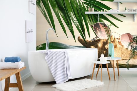 FOTOTAPETA SLUNEČNÍ BRÝLE NA MUŠLI - TAPETY PŘÍRODA - TAPETY