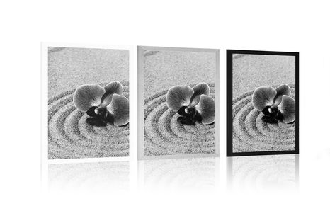 PLAGÁT PIESOČNATÁ ZEN ZÁHRADA S ORCHIDEOU V ČIERNOBIELOM PREVEDENÍ - ČIERNOBIELE - PLAGÁTY