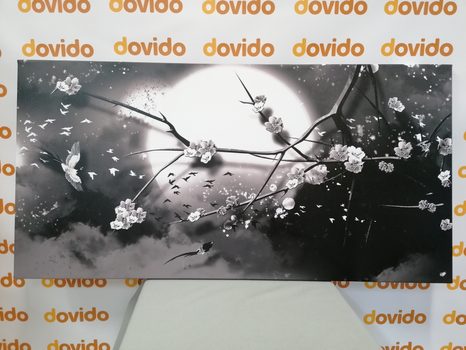 OBRAZ VĚTVE STROMU ZA ÚPLŇKU V ČERNOBÍLÉM PROVEDENÍ - ČERNOBÍLÉ OBRAZY - OBRAZY