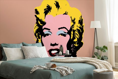 TAPETE POP-ART VON MARILYN MONROE AUF BRAUNEM HINTERGRUND - POP-ART-TAPETEN - TAPETEN