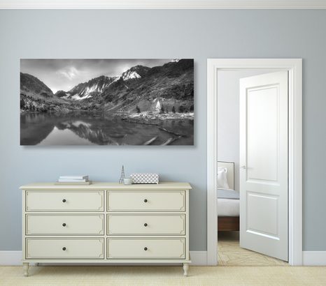 OBRAZ MAJESTÁTNE HORY V ČIERNOBIELOM PREVEDENÍ - ČIERNOBIELE OBRAZY - OBRAZY