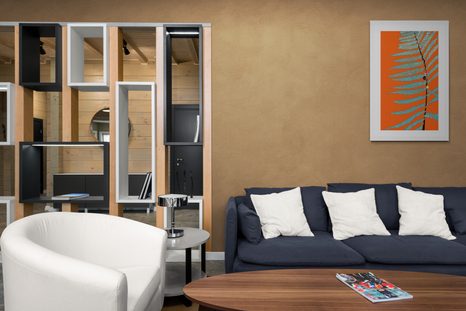 PLAKÁT S PASPARTOU LIST NA ORANŽOVÉM POZADÍ - MOTIVY Z NAŠÍ DÍLNY - PLAKÁTY