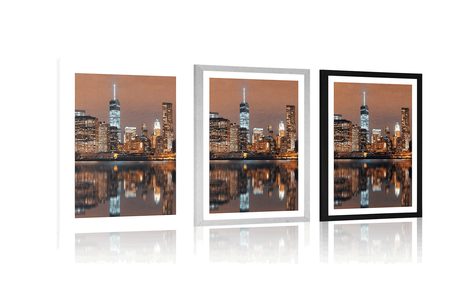 POSTER MIT PASSEPARTOUT SPIEGELUNG VON MANHATTAN IM WASSER - STÄDTE - POSTER