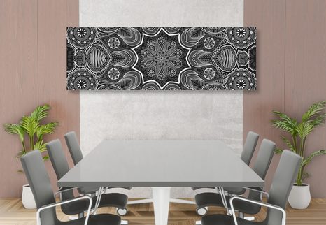 OBRAZ INDICKÁ MANDALA S KVĚTINOVÝM VZOREM V ČERNOBÍLÉM PROVEDENÍ - ČERNOBÍLÉ OBRAZY - OBRAZY