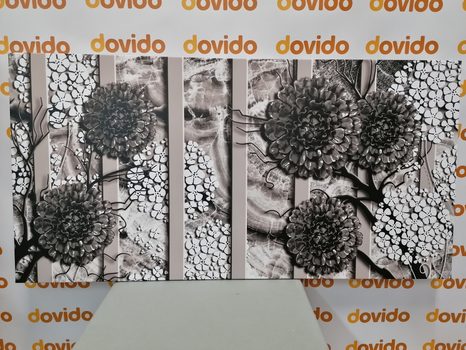 КАРТИНА НА ПЛАТНО – АБСТРАКТНИ ЦВЕТЯ НА МРАМОРЕН ФОН В ЧЕРНО-БЯЛО ИЗПЪЛНЕНИЕ - ЧЕРНО-БЕЛИ КАРТИНИ - КАРТИНИ