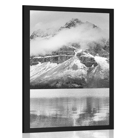 AFFICHE LAC PRÈS D'UNE MAGNIFIQUE MONTAGNE EN NOIR ET BLANC - NOIR ET BLANC - AFFICHES