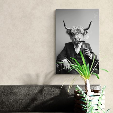WANDBILD KUH IM ANZUG MIT ZIGARRE UND WHISKEY - WANDBILDER BÜFFEL UND KÜHE - BILDER