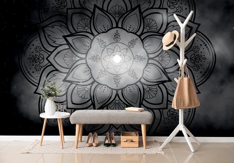 TAPETE SCHWARZ-WEISSES MANDALA MIT DEM HINTERGRUND DER GALAXIE - TAPETEN MIT FENG SHUI-MOTIVEN - TAPETEN