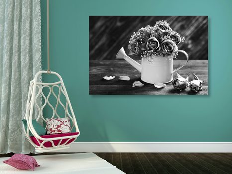 SLIKA ROŽE V KANGLICI V ČRNOBELI IZVEDBI - ČRNOBELE SLIKE - SLIKE