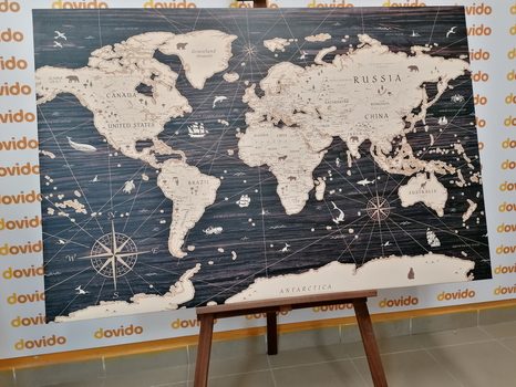 KÉP TÉRKÉP FA HÁTTÉREN - TÉRKÉPES KÉPEK - KÉPEK