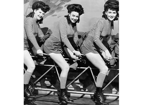 FOTOTAPETA ŽENY NA BICYKLI - TAPETY - 🔥 TOTÁLNY VÝPREDAJ