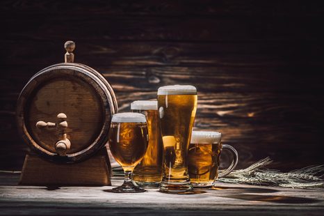 SELBSTKLEBENDE FOTOTAPETE BIERFEST - SELBSTKLEBENDE TAPETEN - TAPETEN