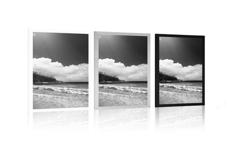 POSTER BEAUTIFUL BEACH ON THE ISLAND OF SEYCHELLES IN BLACK AND WHITE - BLACK AND WHITE - POSTERS