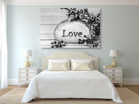 WANDBILD MIT AUFSCHRIFT AUF STEIN LOVE IN SCHWARZ-WEISS - SCHWARZ-WEISSE BILDER - BILDER