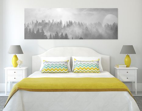 WANDBILD NEBEL ÜBER DEM WALD IN SCHWARZ-WEISS - SCHWARZ-WEISSE BILDER - BILDER