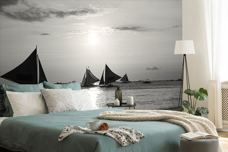 FOTOTAPETA ZÁPAD SLUNCE NA MOŘI V ČERNOBÍLÉM PROVEDENÍ - ČERNOBÍLÉ TAPETY - TAPETY