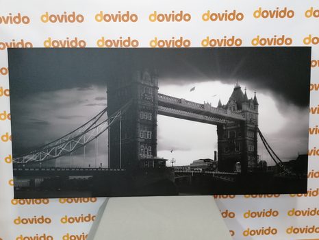 WANDBILD SONNENUNTERGANG ÜBER TOWER BRIDGE IN SCHWARZ-WEISS - SCHWARZ-WEISSE BILDER - BILDER