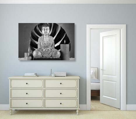 OBRAZ BUDHA S RELAXAČNÍM ZÁTIŠÍM V ČERNOBÍLÉM PROVEDENÍ - ČERNOBÍLÉ OBRAZY - OBRAZY