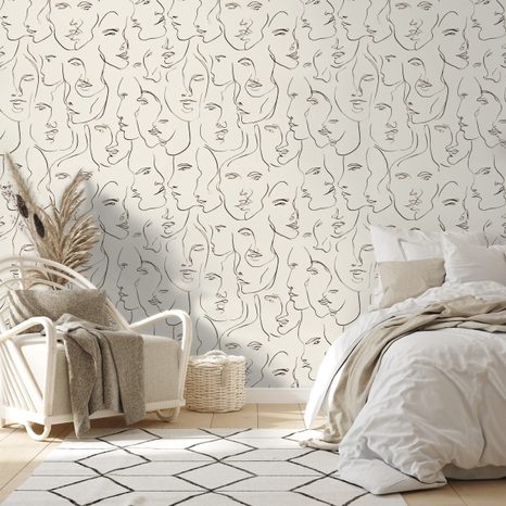 SAMOLEPÍCÍ TAPETA ABSTRAKTNÍ KRESBY TVÁŘÍ NA BÉŽOVÉM POZADÍ - TAPETY LIDÉ A CELEBRITY - TAPETY