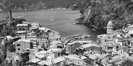 OBRAZ ČERNOBÍLÉ POBŘEŽÍ ITÁLIE - ČERNOBÍLÉ OBRAZY - OBRAZY