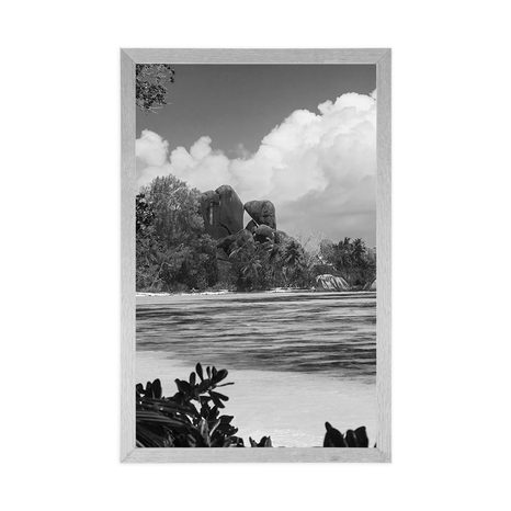 PLAGÁT NÁDHERNÁ PLÁŽ NA OSTROVE LA DIGUE V ČIERNOBIELOM PREVEDENÍ - ČIERNOBIELE - PLAGÁTY