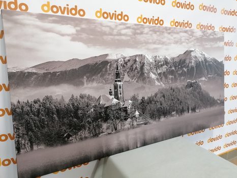 TABLEAU SUR TOILE – ÉGLISE AU LAC BLED EN SLOVÉNIE EN NOIR ET BLANC - TABLEAUX EN NOIR ET BLANC - TABLEAUX