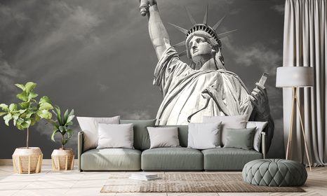 SAMOLEPÍCÍ FOTOTAPETA SOCHA SVOBODY V ČERNOBÍLÉM - SAMOLEPÍCÍ TAPETY - TAPETY
