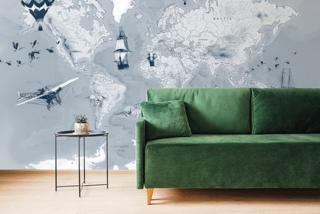 SAMOLEPÍCÍ TAPETA ŠEDO-MODRÁ KRESLENÁ MAPA S PLAVIDLY - SAMOLEPÍCÍ TAPETY - TAPETY