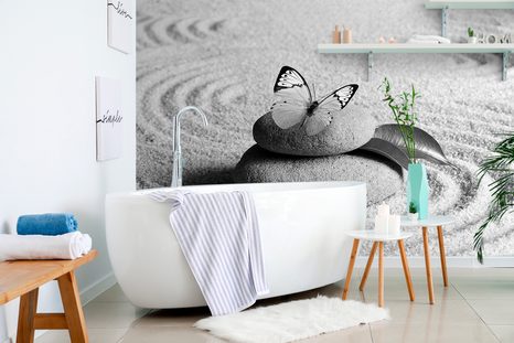 FOTOTAPETA ČERNOBÍLÝ MOTÝL NA ZEN KAMENI - ČERNOBÍLÉ TAPETY - TAPETY