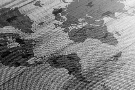 OBRAZ ČERNOBÍLÁ MAPA NA DŘEVĚNÉM PODKLADU - OBRAZY MAPY - OBRAZY
